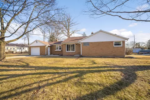 2606 S 89th, West Allis, WI 53227