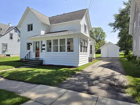 310 N 4th, Fort Atkinson, WI 53538