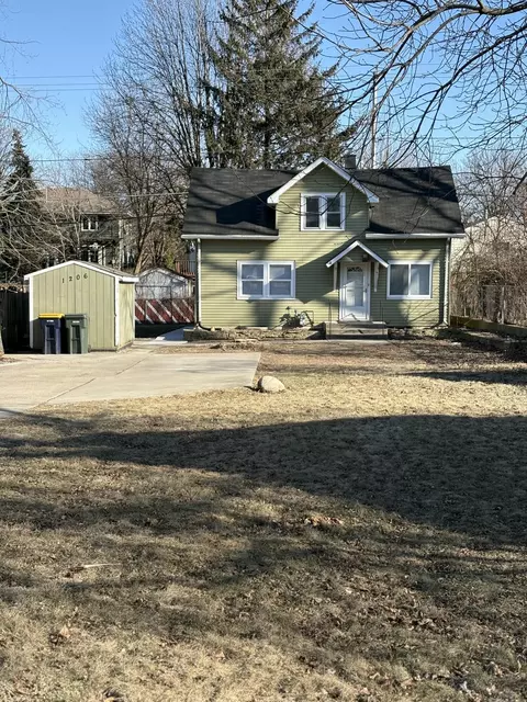 1206 S 97th, West Allis, WI 53214