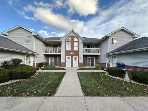 1262 Village Ctr #4, Somers, WI 53144