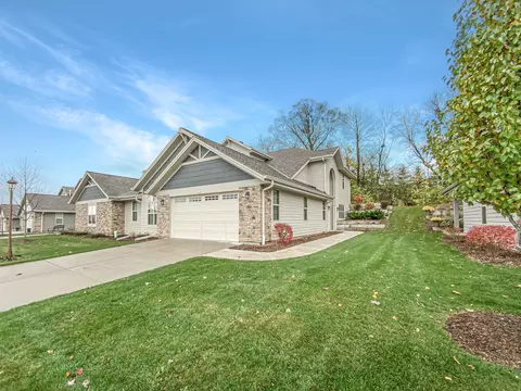 3611 Hawthorn Hl, Waukesha, WI 53188
