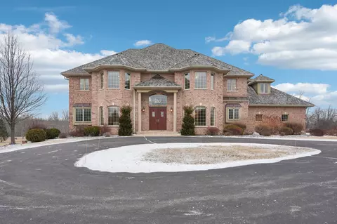 7940 W Cheverny, Mequon, WI 53097
