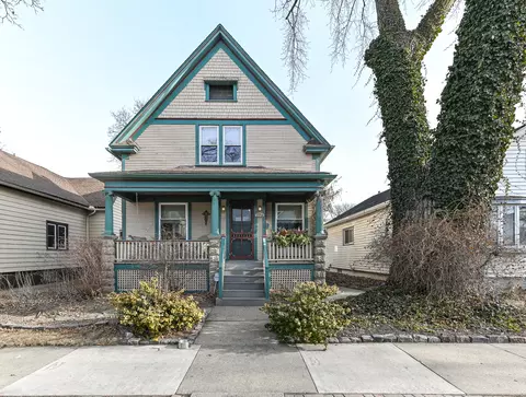 2714 S Delaware, Milwaukee, WI 53207