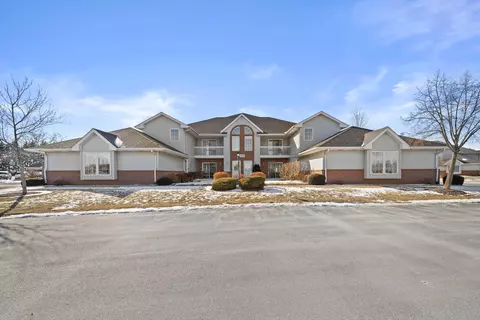 1270 Village Ctr #6, Somers, WI 53144