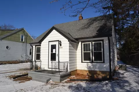 12420 W Honey, New Berlin, WI 53151