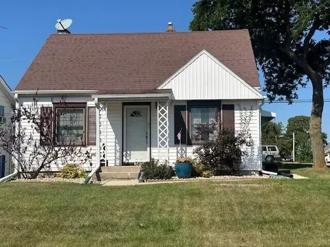 3802 W Howard, Greenfield, WI 53221