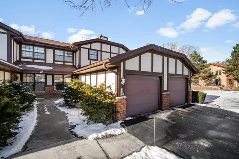 8133 S Legend #C, Franklin, WI 53132