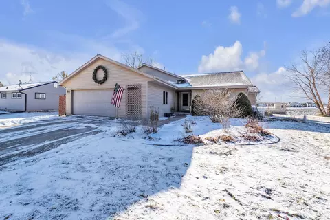 3387 E Oak, Oak Creek, WI 53154