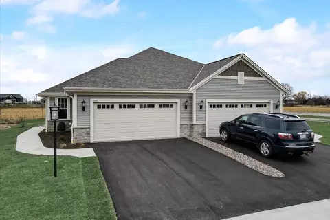 1456 Sandhill #0501, Mukwonago, WI 53149
