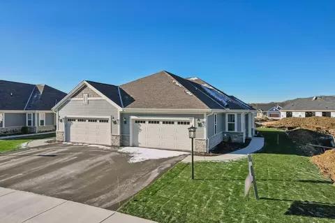 1481 Sandhill #2302, Mukwonago, WI 53149