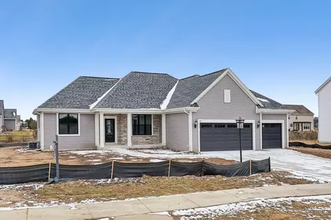 471 Chapman Farm, Mukwonago, WI 53149