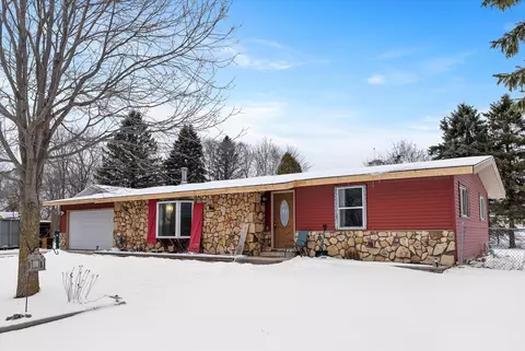 1400 Mink Rnch, Saukville, WI 53074