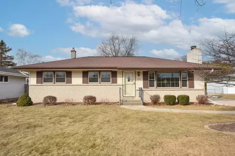 1562 Scott, Port Washington, WI 53074