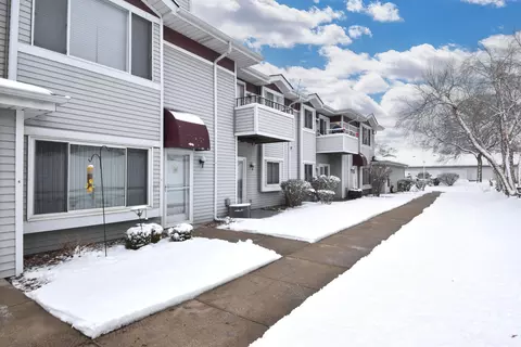 1131 S Sunnyslope #5, Mount Pleasant, WI 53406