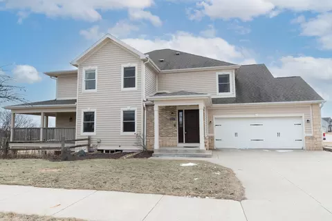 670 Greystone, Port Washington, WI 53074