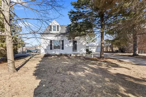 4814 W Green Tree, Milwaukee, WI 53223