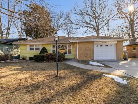 1911 89th, Kenosha, WI 53143