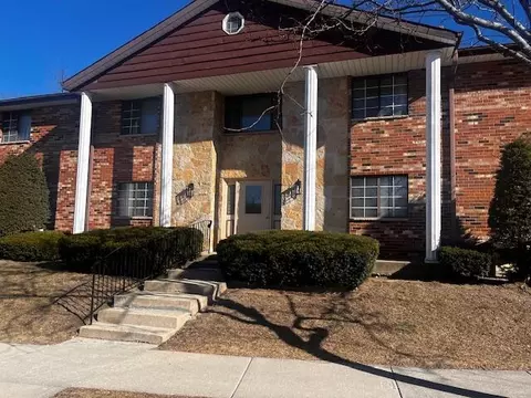 8442 N Servite #202, Milwaukee, WI 53223
