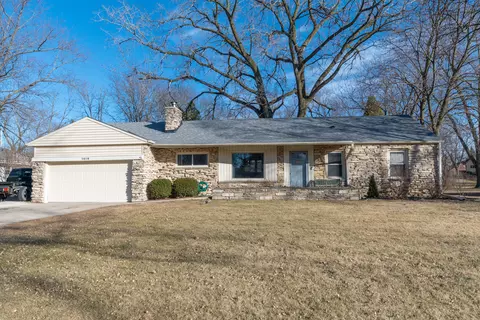 1618 S Clover Knl, New Berlin, WI 53151