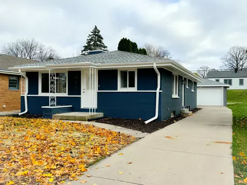 4218 N 94th, Wauwatosa, WI 53222