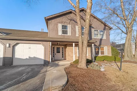 945 Crestwood #2C, Burlington, WI 53105