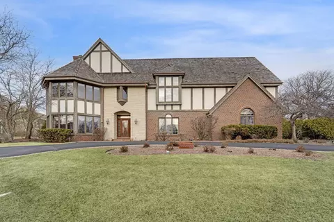 18920 Alta Vis, Brookfield, WI 53045