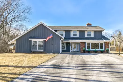 15525 Apple Vly, Brookfield, WI 53005