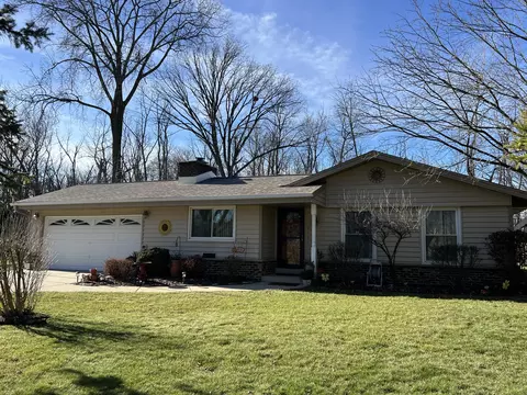 5321 S Honey Crk, Greenfield, WI 53221