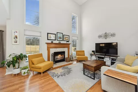 1831 Woodland #12-06, Geneva, WI 53147