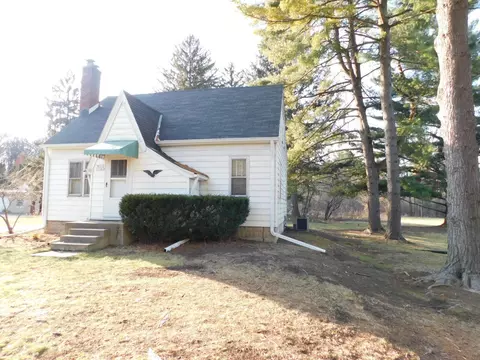 w221s1941 Goetz, Waukesha, WI 53186