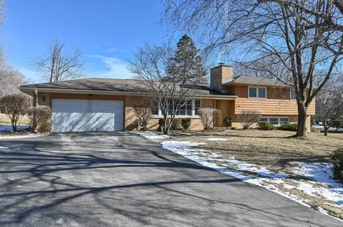 1420 Rolling Mdw, Brookfield, WI 53045