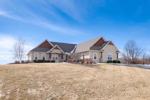 3887 Wood, Richfield, WI 53033