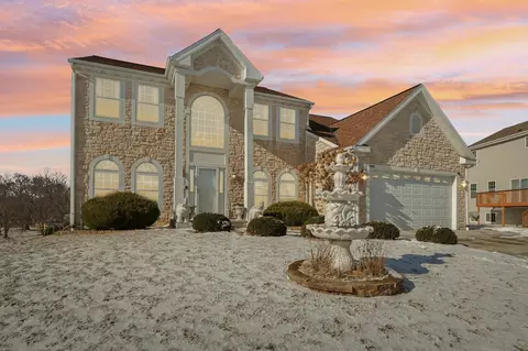 8347 S Palomino, Oak Creek, WI 53154