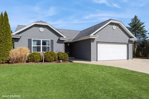 29330 Eagle Rdg, Burlington, WI 53105