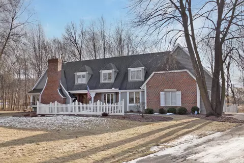5899 Golfview, West Bend, WI 53095