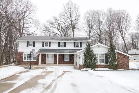 540 Forest #550, Brookfield, WI 53045