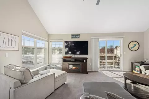 2173 Landings, Delavan, WI 53115