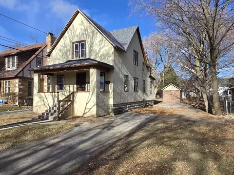 3814 W Sheridan #14A, Milwaukee, WI 53209