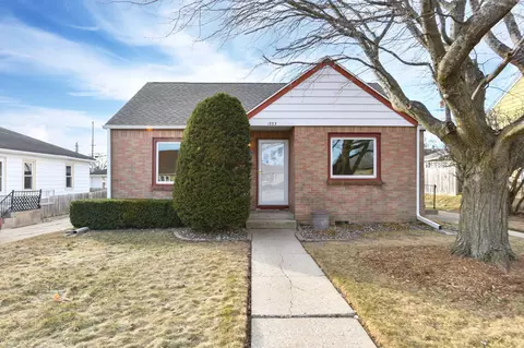 1733 Manitoba, South Milwaukee, WI 53172