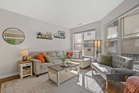 1619 N Farwell #101, Milwaukee, WI 53202