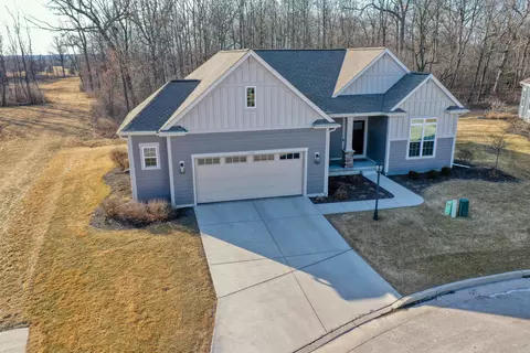 1354 Forest Vw #14, Hartland, WI 53029