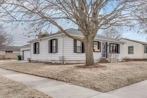 1350 Kewaskum, Kewaskum, WI 53040