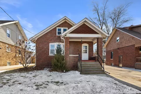 907 74th, Kenosha, WI 53143