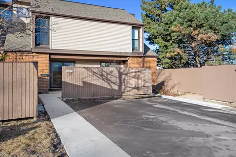 5225 S 13th #B, Milwaukee, WI 53221