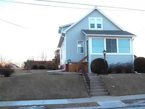 1115 Division, Manitowoc, WI 54220