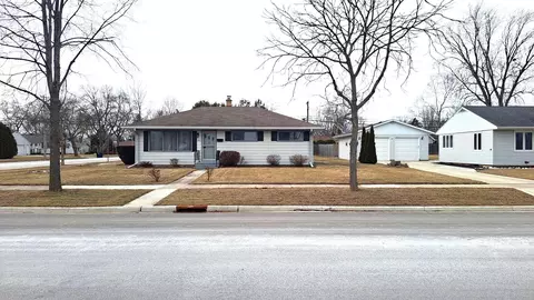 1003 N Benjamin, Port Washington, WI 53074