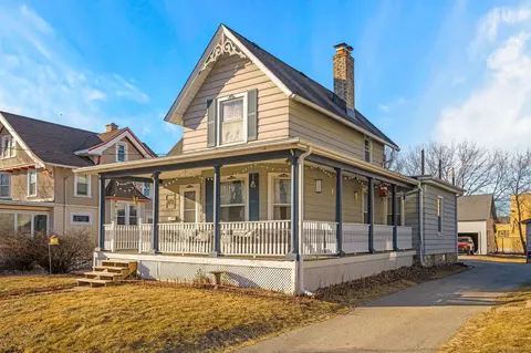 812 Lincoln, Waukesha, WI 53186