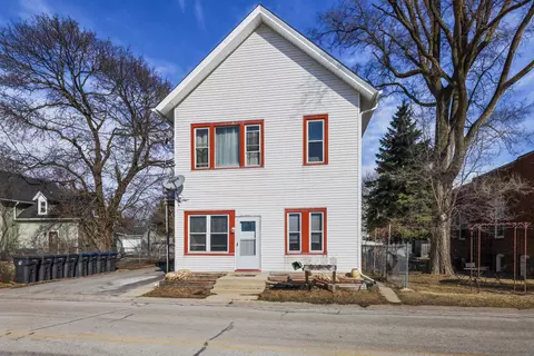 116 W Main, Wales, WI 53183