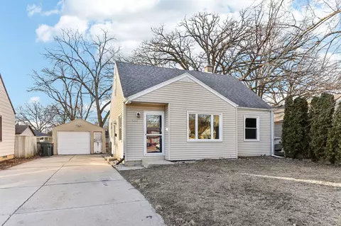 1027 S 110th, West Allis, WI 53214