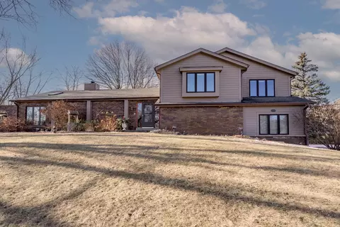 20725 Sundance, Brookfield, WI 53045
